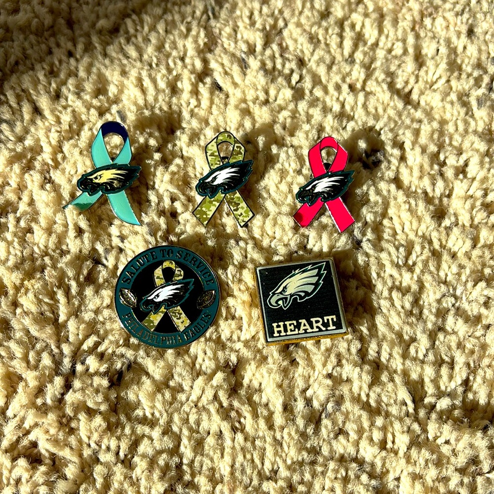 Set of 5 PHILADELPHIA EAGLES 🦅 pins